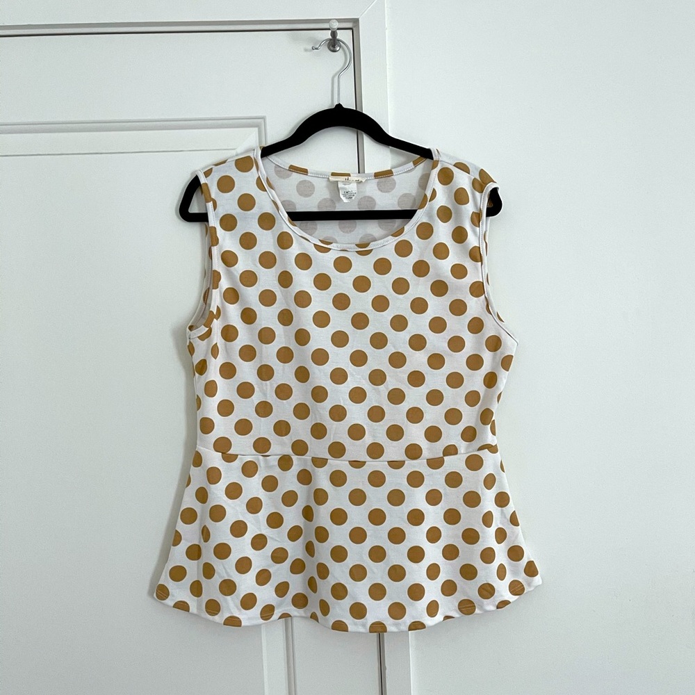 ♦️ 3 for $15 ♦️ Peplum polka dot tank top
